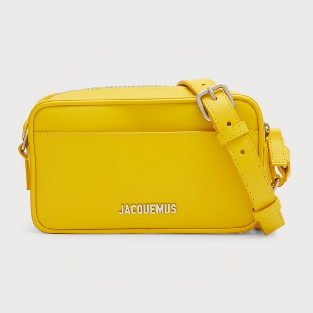 Jacquemus Le Baneto Zip Camera Crossbody Bag